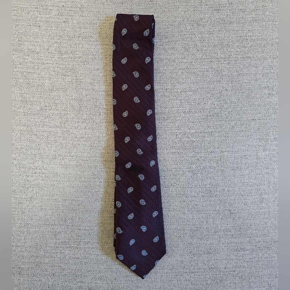 Jos A. Bank burgundy/white/navy paisley-print tie.